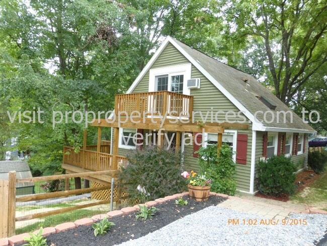 Foto del edificio - Rustic Contemporary Cape Cod in Beautiful ...