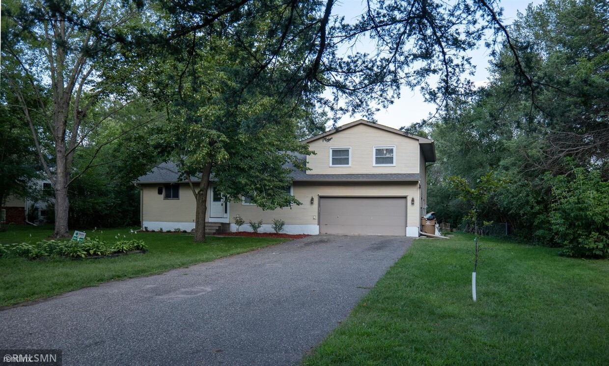 Primary Photo - 4 br, 2 bath House - 239 Quant Avenue N