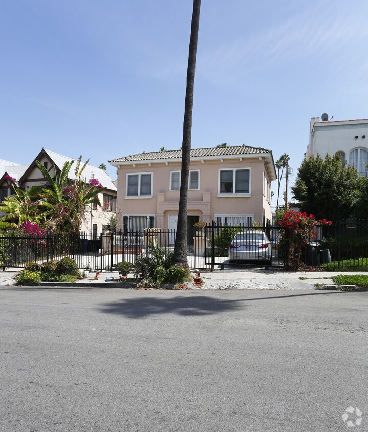 Primary Photo - 916 S Mariposa Ave