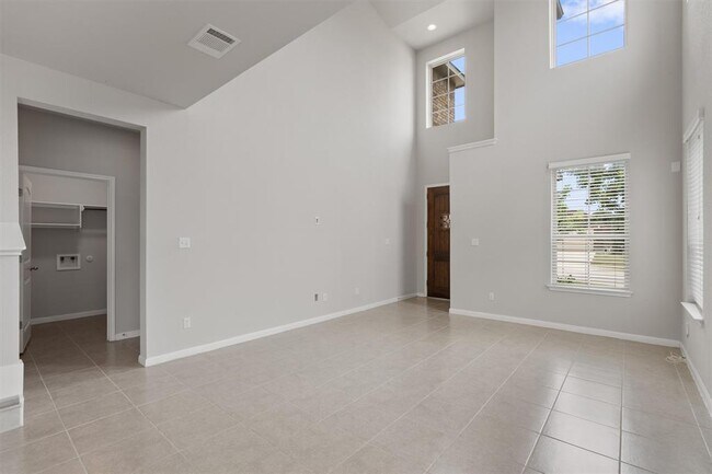 Building Photo - 1509 Everts St