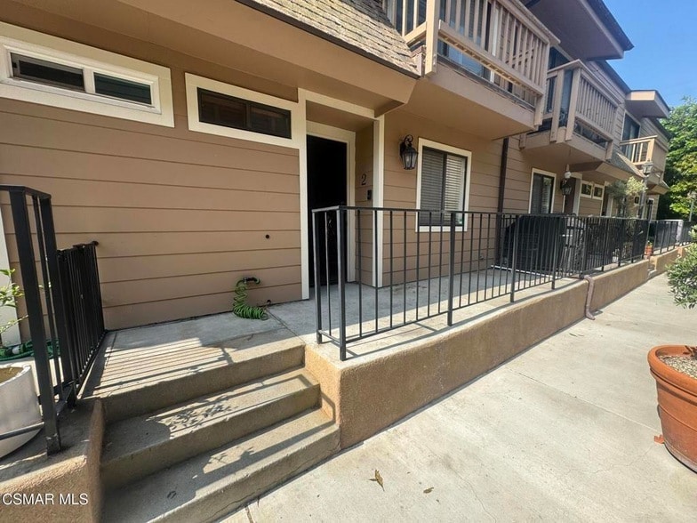 Foto principal - 12115 Valleyheart Dr