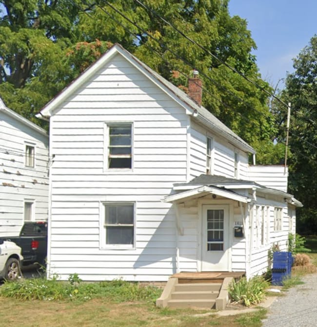 Building Photo - 1418 W High St