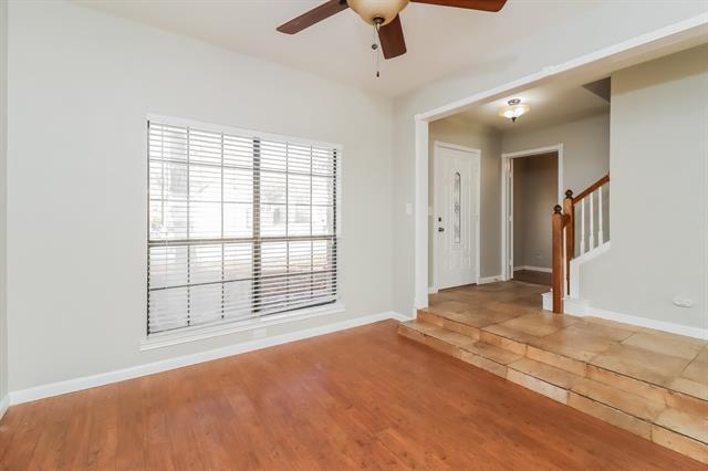 Building Photo - 733 Paisley Dr
