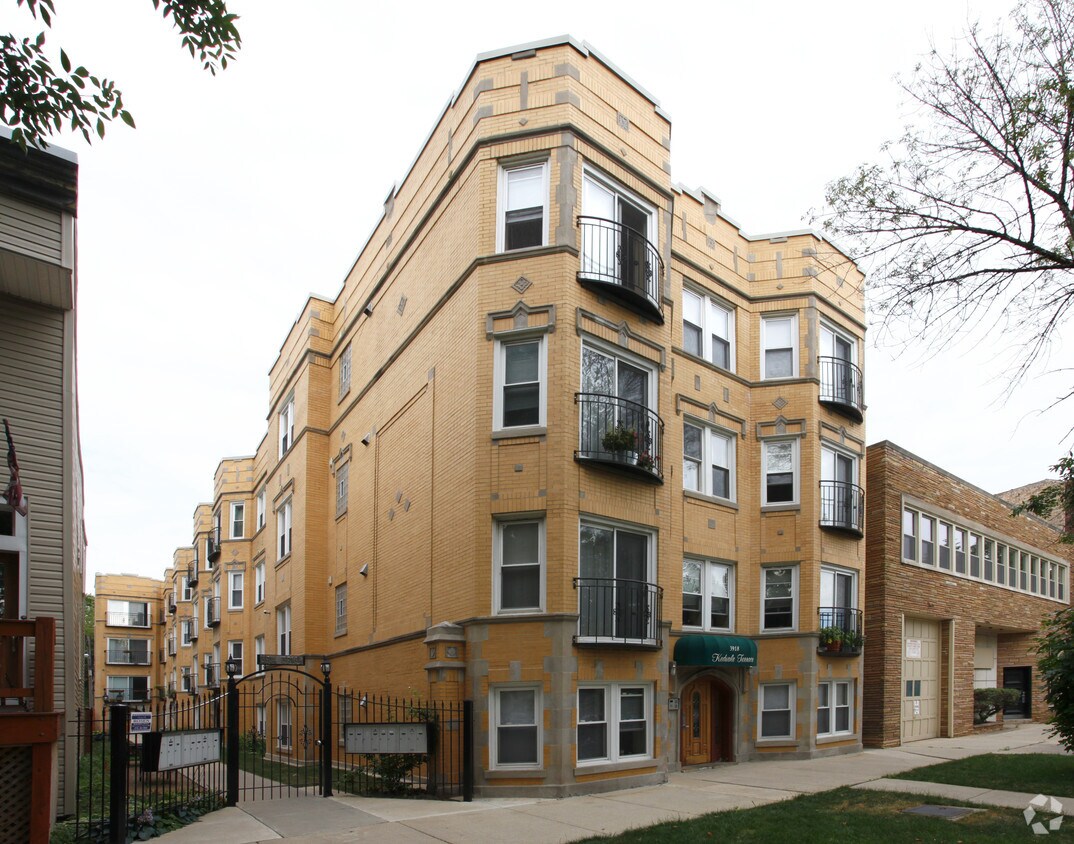 Kedvale Terrace Apartments in Chicago, IL
