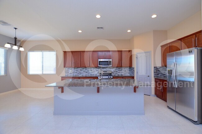 Building Photo - 18624 W Kendall St