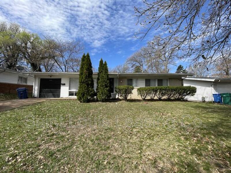 Primary Photo - 415 Waterford Dr