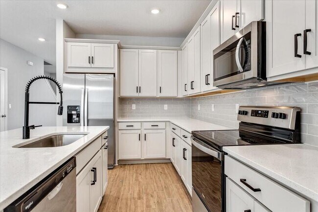 Foto del edificio - 637 Bayhawk St