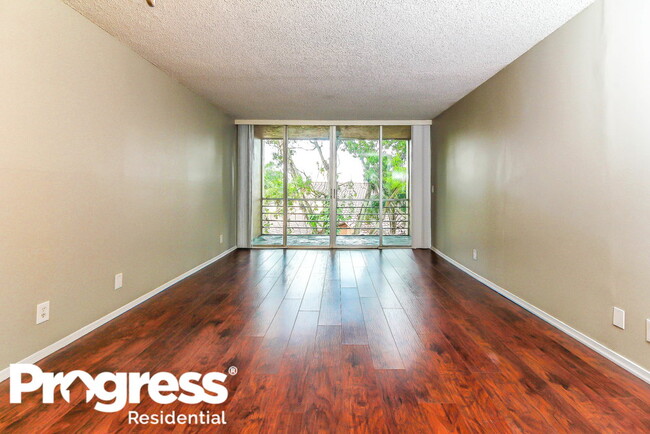 Foto del edificio - 9470 Live Oak Pl