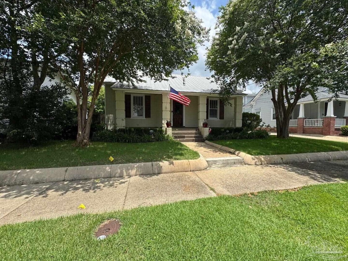 Foto principal - 1106 E Jackson St