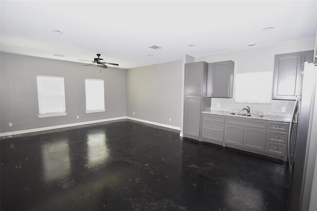 Building Photo - 438 Krenek Rd