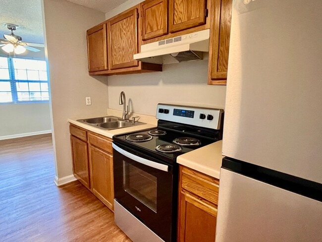 Building Photo - Adorable 1 bed / 1.5 bath with Garage