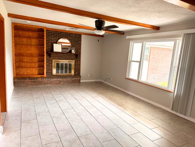 Building Photo - 6007 Palmetto Trl
