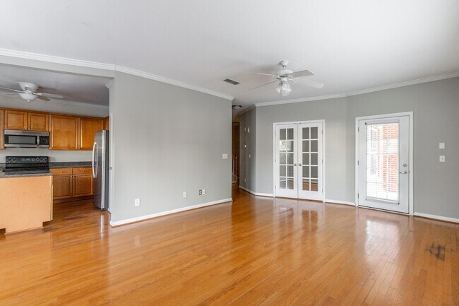 Foto del edificio - 4102 Regency Ct