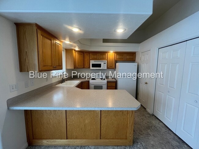 Foto del edificio - 2546 Brandon Dr