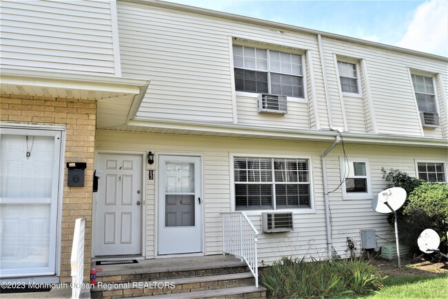 Building Photo - 53 White St