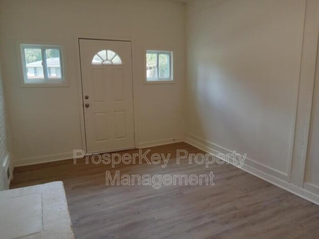 Building Photo - 2836 Knox St