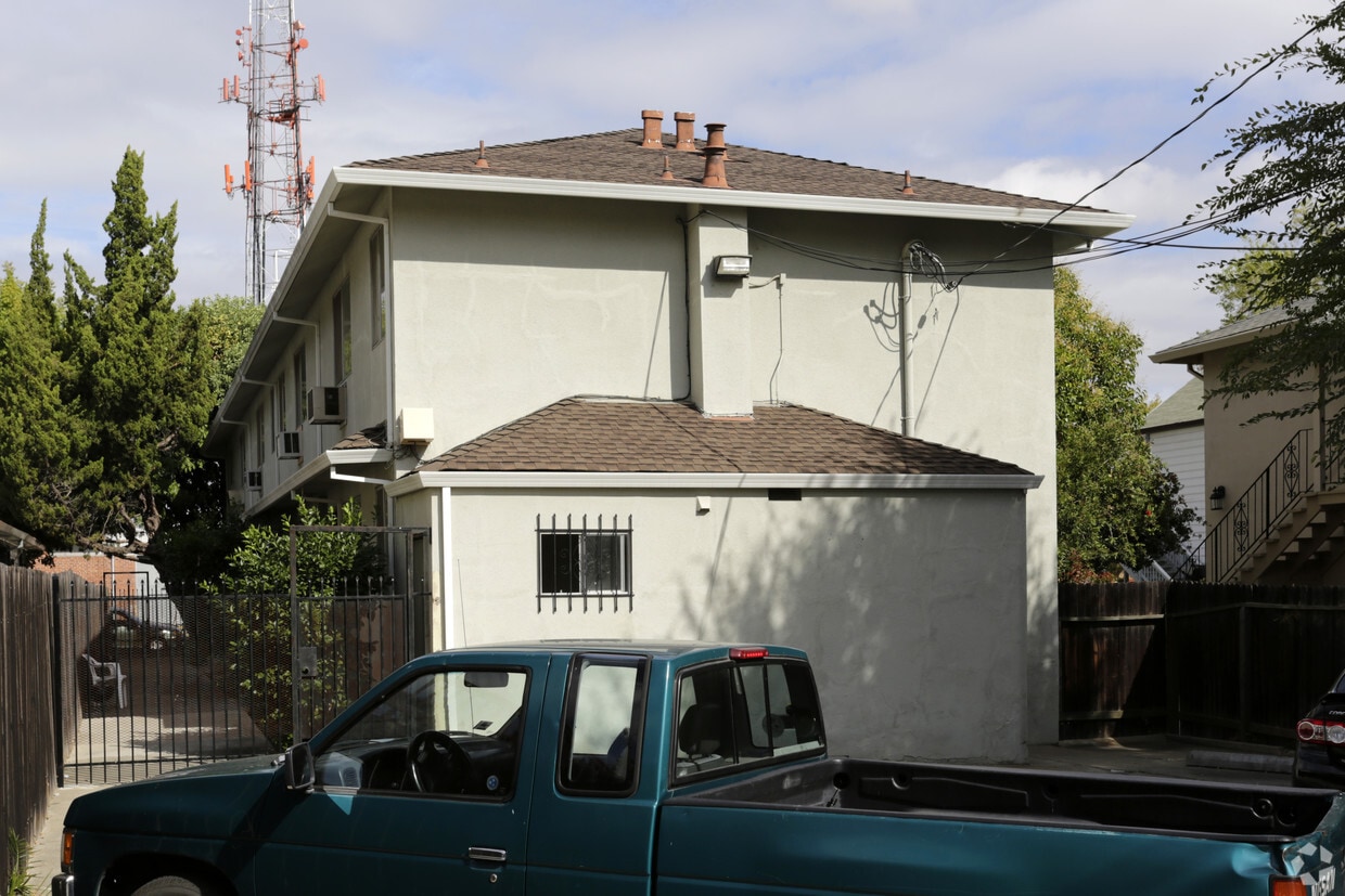 Building Photo - 2212 S St