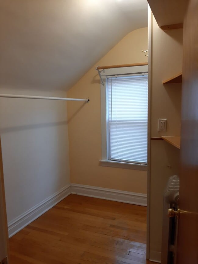 Foto del edificio - 5622 N Mango Ave