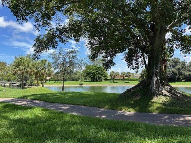 Foto principal - 21902 Lake Forest Cir