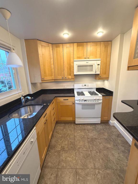 Foto del edificio - 1612 Mt Eagle Pl