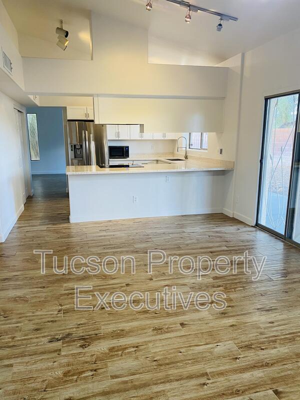 Foto del edificio - 9599 N Crestone Dr