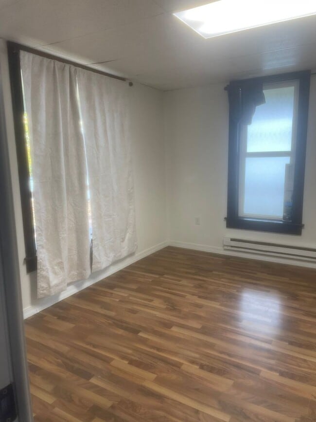 Building Photo - Charming 1BR with bonus room in Elma