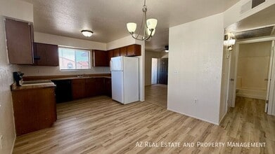 Building Photo - 3128 E Cicero St