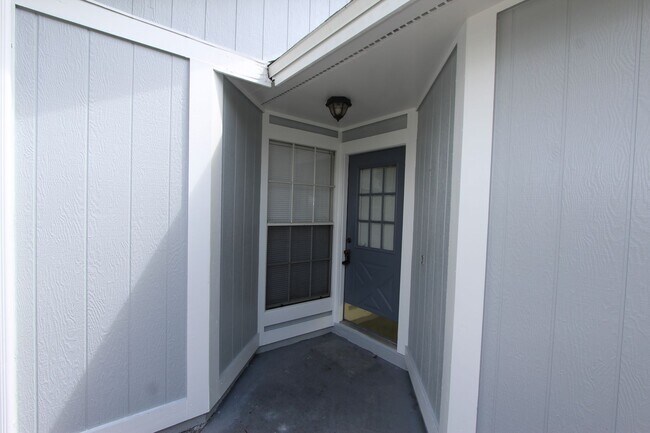 Foto del edificio - Beautiful 3/2 Home Located In Waterford La...