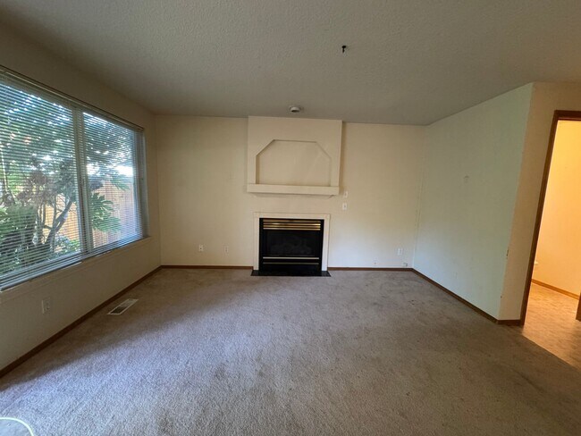 Building Photo - 20205 SW Midline St