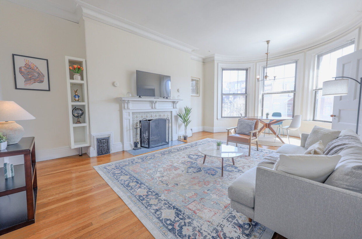 Primary Photo - 464 Beacon St