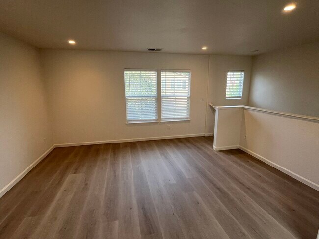 Sala de estar - 1671 E Gate Way