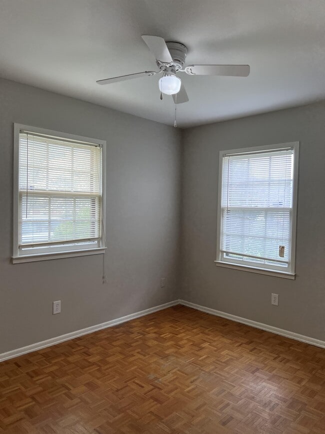 Building Photo - 2502 Tuxedo Way