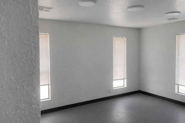 Foto del edificio - 7030 W Wilshire Blvd