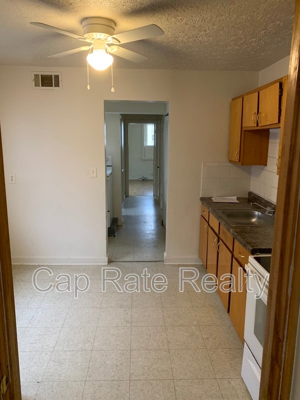 Building Photo - 1040 Loretta Ave