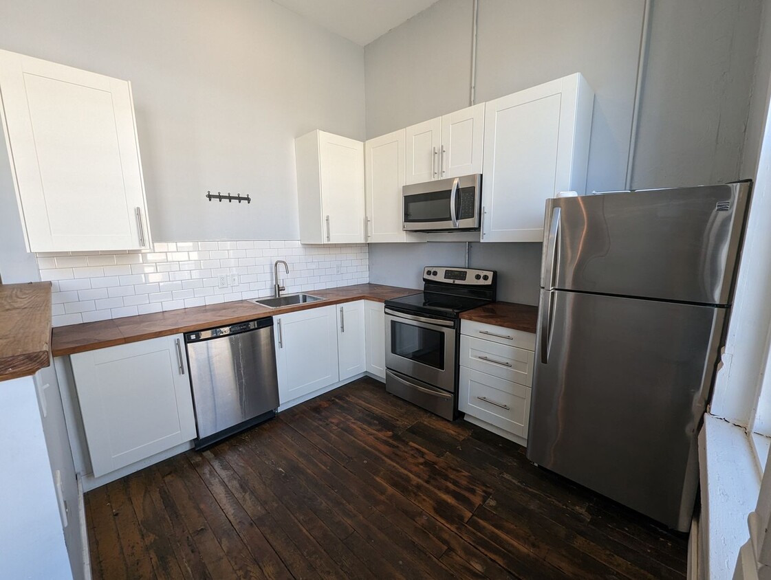 Foto principal - 286 E Main St