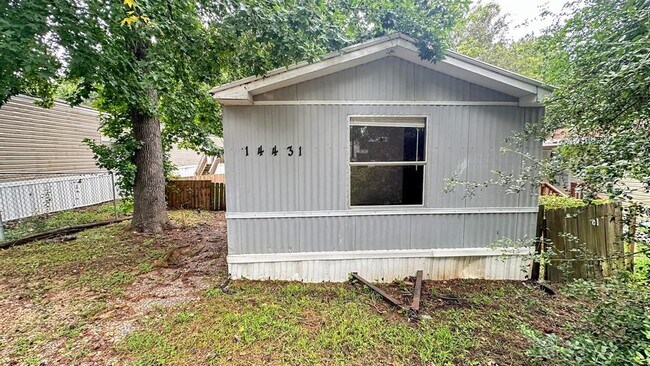 Building Photo - 14431 W Lee Shore Dr