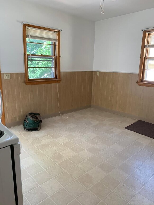 Kitchen - 10 Hull St