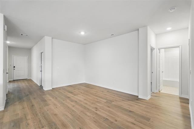 Foto del edificio - 7420 Raynor Pl