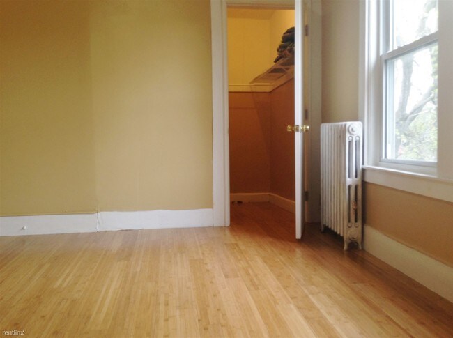 Building Photo - 127 Callender St