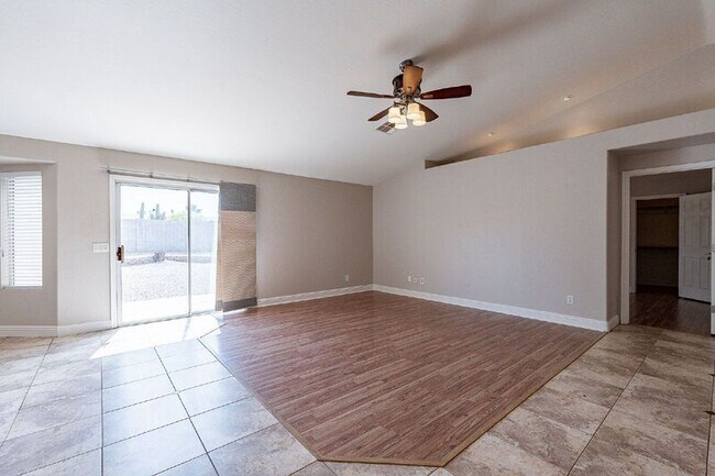 Building Photo - 1787 S Cardinal Dr