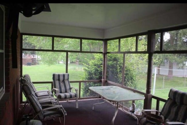 Building Photo - 122 Collins Ave