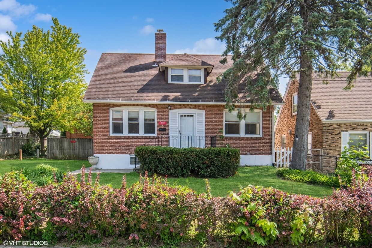 Primary Photo - 237 Prairie Ave