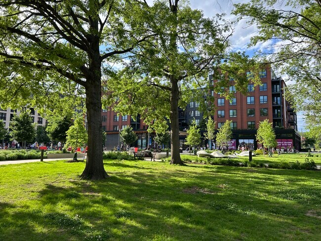 Foto del edificio - 921 Butternut St NW