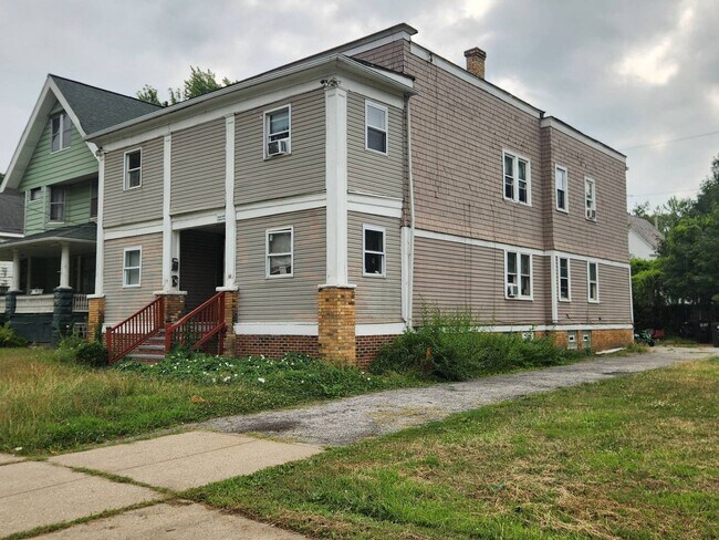 Building Photo - 536 E 117th St