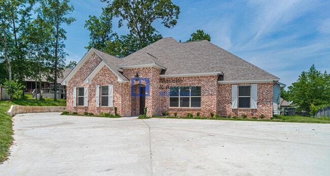 Building Photo - 4 Bed/3 Bath Home in Castlewoods