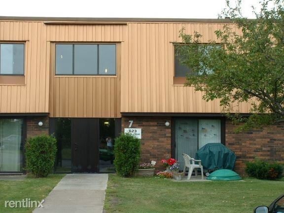 Building Photo - 3 bedroom in Sault Ste. Marie MI 49783