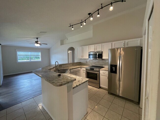 Foto del edificio - GORGEOUS 3 Bedroom, 2 Bathroom Home in Del...