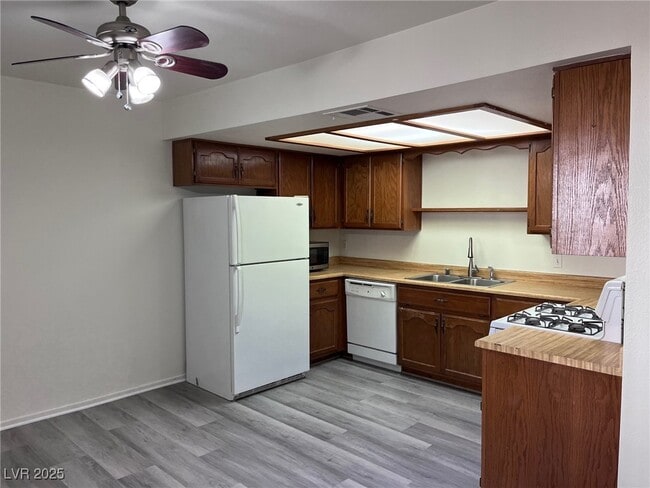 Building Photo - 6665 W Tropicana Ave