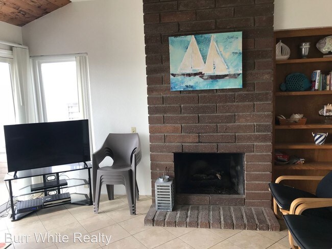 Building Photo - 3014 W Oceanfront