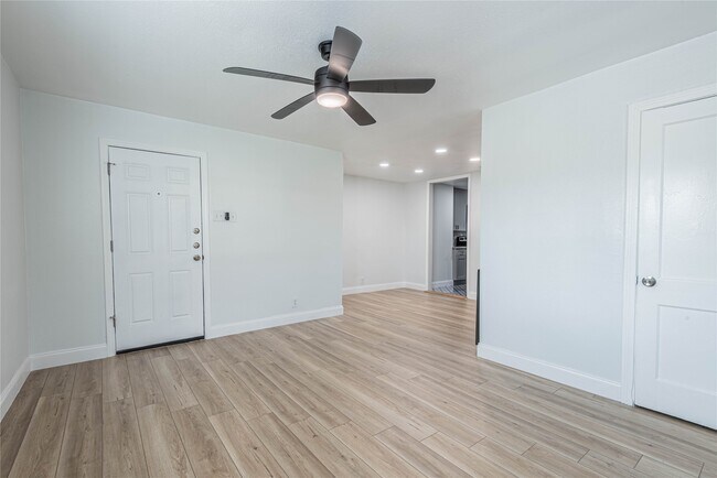 Foto del edificio - 2303 Rosewood St